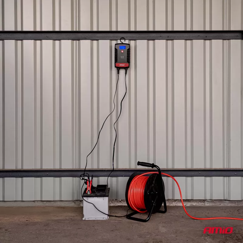 Skaitmeninis akumuliatoriaus įkroviklis AGM GEL STD LiFePo4 MAX 8A 12/24V PRO HOOK AMIO-04533