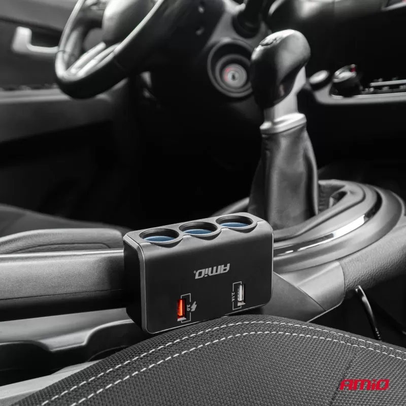 Trigubas prailgintuvo lizdo įkroviklis su skaitmeniniu ekranu 2x USB A QC 3.0 12/24V 120W 80cm AMIO-04364